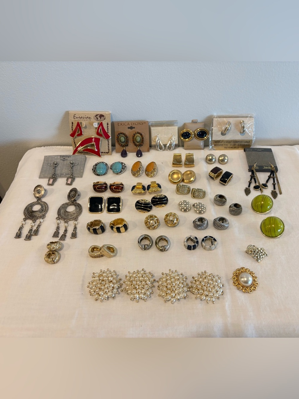Large Lot Of 26 Pairs Clip On Earrings-3 Pierced-4 Beaded Scarf Clips-2 Extra